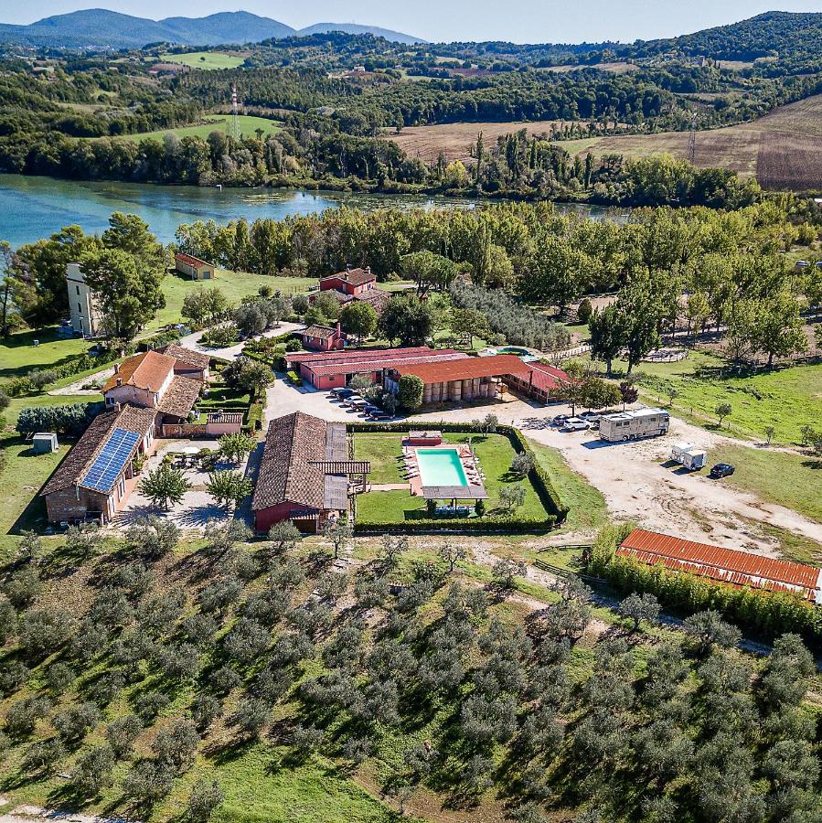 Oasi di Pegaso - apartments with common pool/horse riding